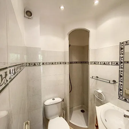 L'ensoleillade Apartment *